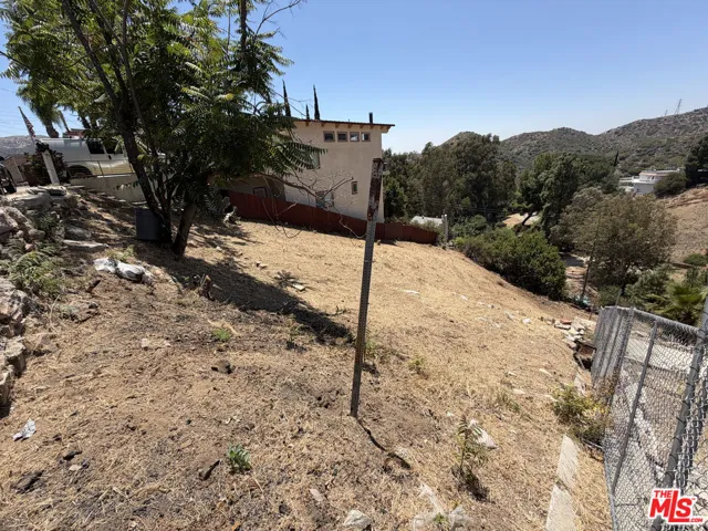 9467 Reverie Road, Tujunga, California 91042