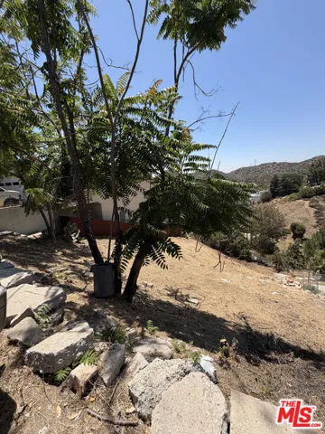 9467 Reverie Road, Tujunga, California 91042
