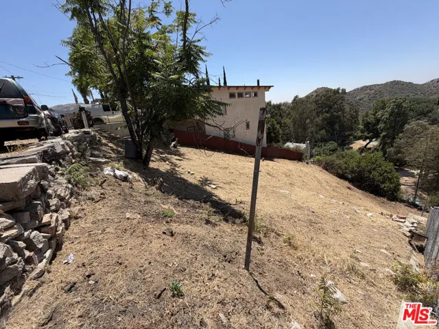 9467 Reverie Road, Tujunga, California 91042