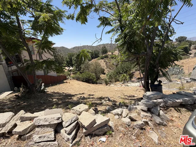 9467 Reverie Road, Tujunga, California 91042