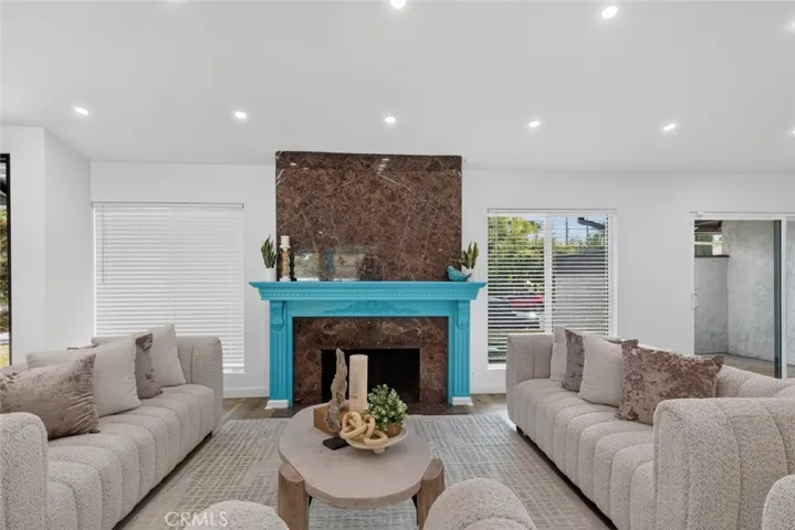 20001 Hiawatha Street, Chatsworth, California 91311