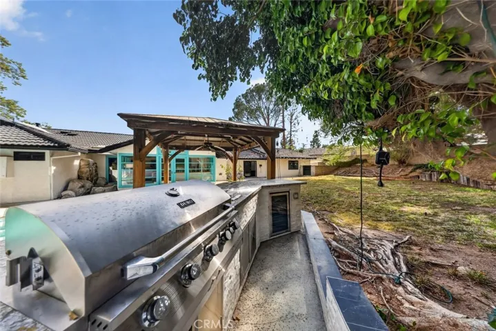 20001 Hiawatha Street, Chatsworth, California 91311
