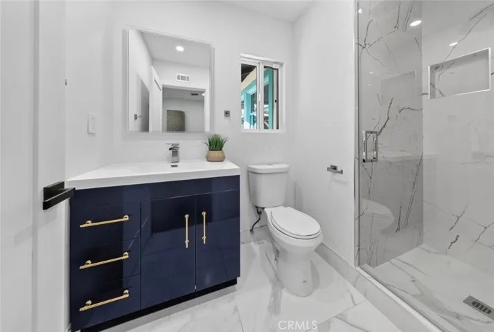 20001 Hiawatha Street, Chatsworth, California 91311