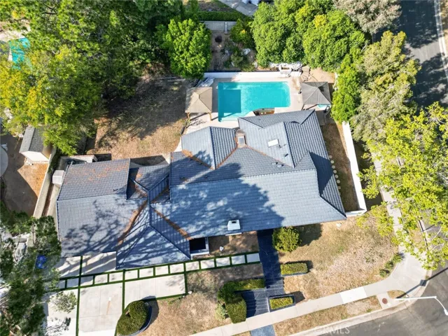 20001 Hiawatha Street, Chatsworth, California 91311