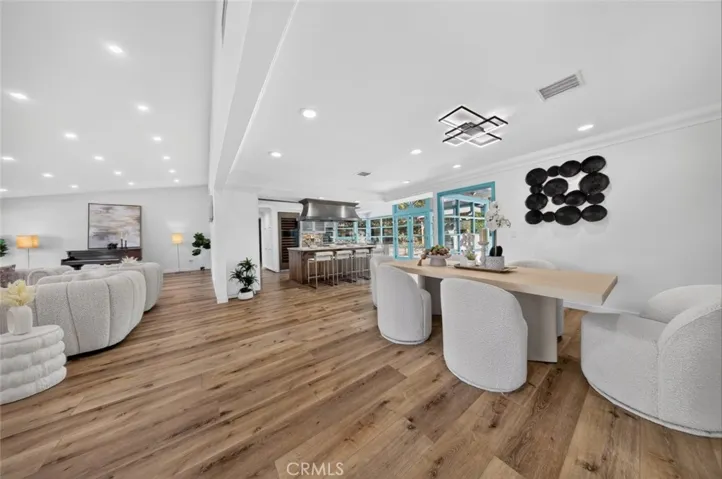 20001 Hiawatha Street, Chatsworth, California 91311