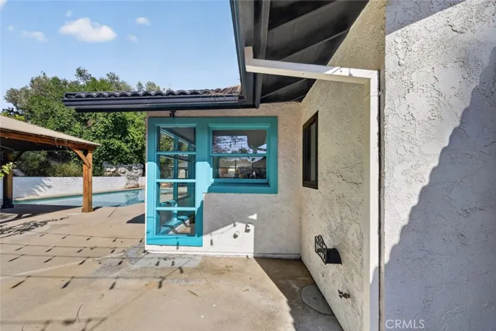 20001 Hiawatha Street, Chatsworth, California 91311