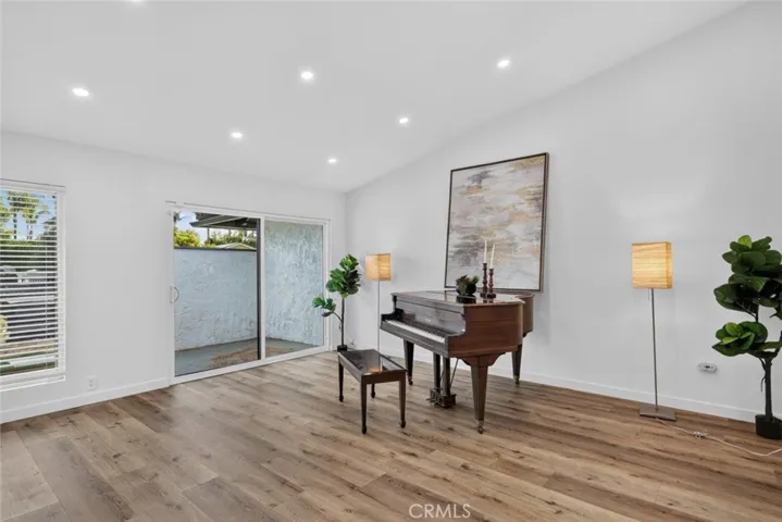 20001 Hiawatha Street, Chatsworth, California 91311