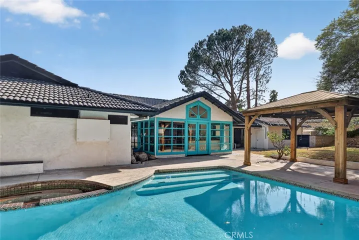 20001 Hiawatha Street, Chatsworth, California 91311