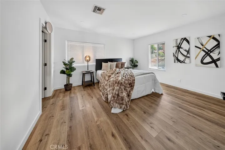20001 Hiawatha Street, Chatsworth, California 91311