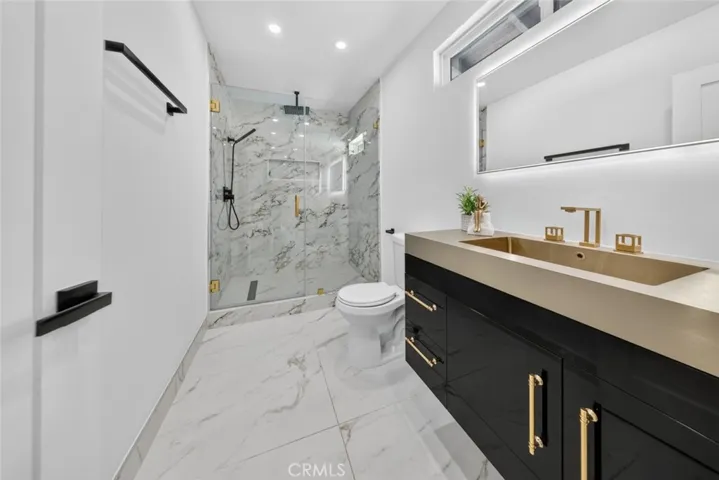 20001 Hiawatha Street, Chatsworth, California 91311