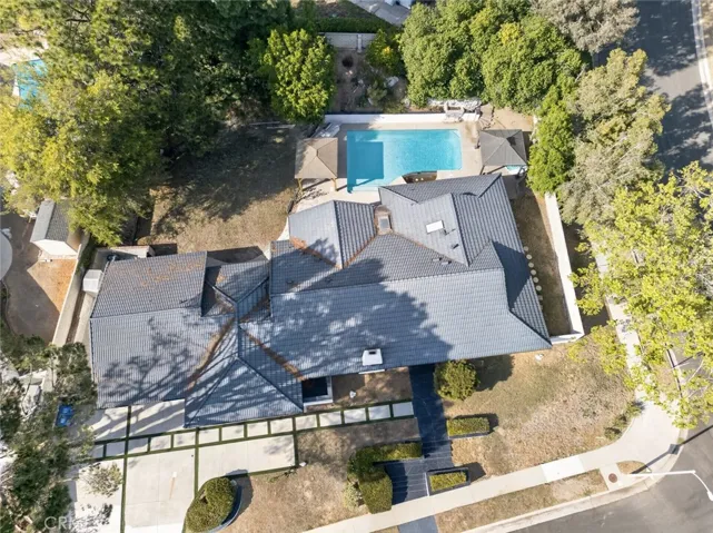 20001 Hiawatha Street, Chatsworth, California 91311