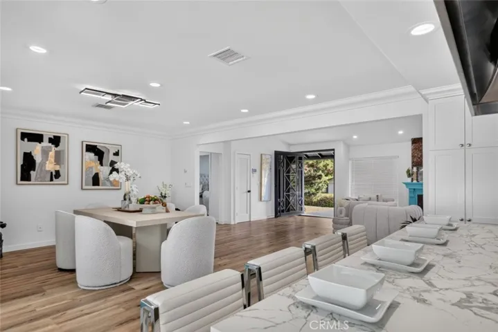 20001 Hiawatha Street, Chatsworth, California 91311