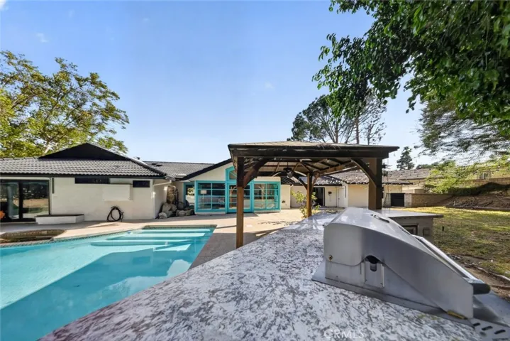 20001 Hiawatha Street, Chatsworth, California 91311