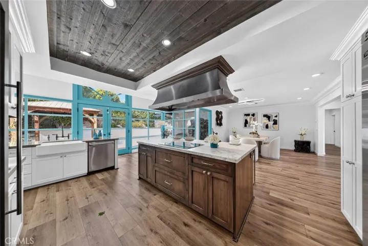 20001 Hiawatha Street, Chatsworth, California 91311