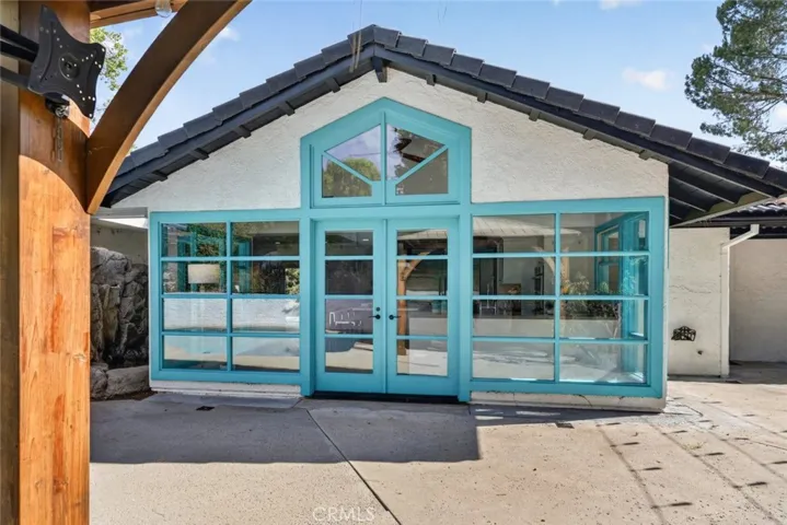 20001 Hiawatha Street, Chatsworth, California 91311