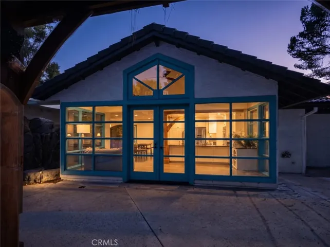 20001 Hiawatha Street, Chatsworth, California 91311