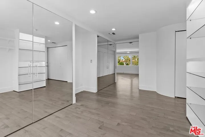 305 S Bedford Drive, Beverly Hills, California 90212