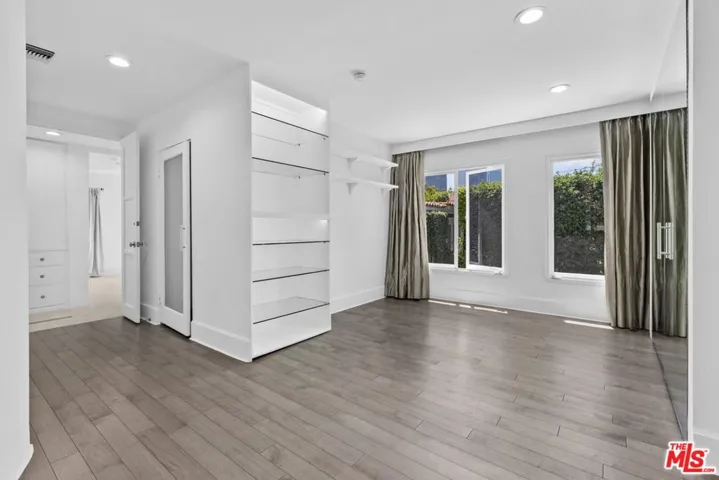 305 S Bedford Drive, Beverly Hills, California 90212