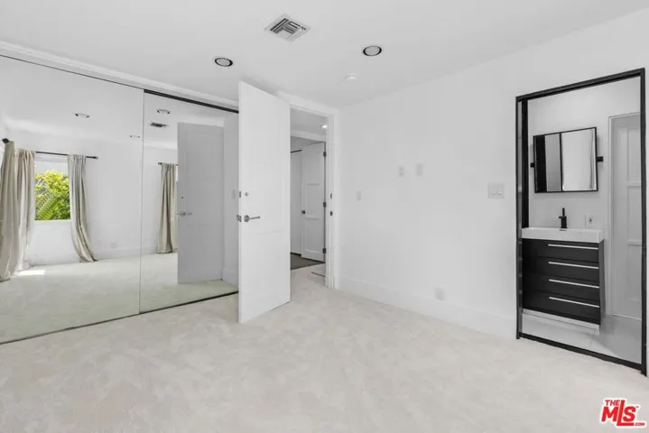 305 S Bedford Drive, Beverly Hills, California 90212