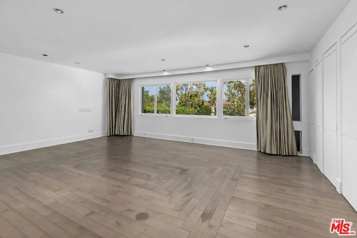 305 S Bedford Drive, Beverly Hills, California 90212