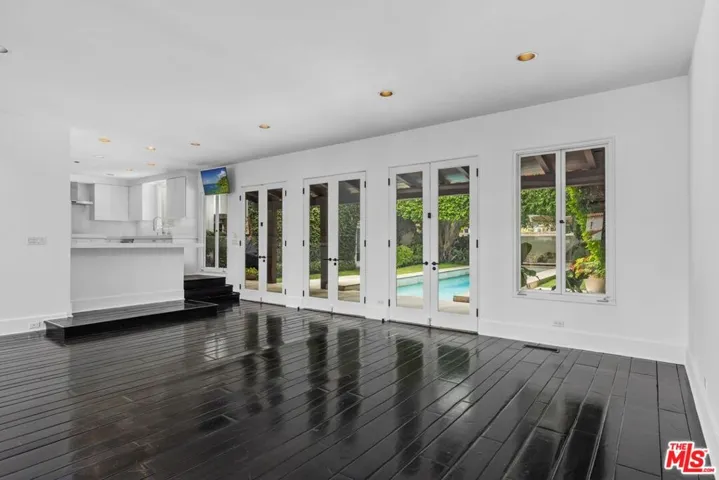 305 S Bedford Drive, Beverly Hills, California 90212