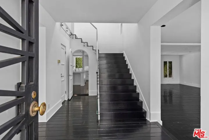 305 S Bedford Drive, Beverly Hills, California 90212