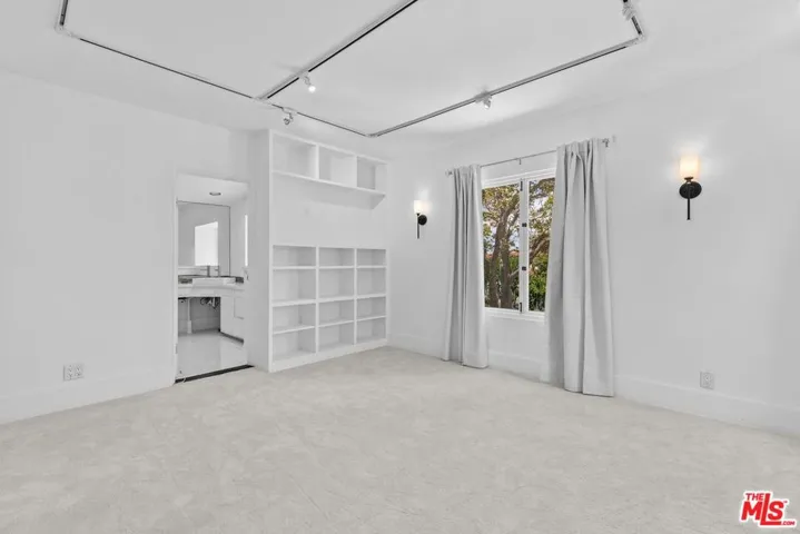 305 S Bedford Drive, Beverly Hills, California 90212