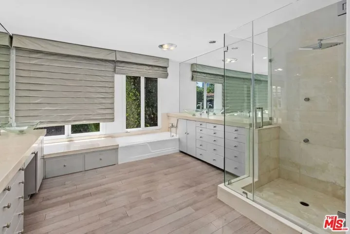 305 S Bedford Drive, Beverly Hills, California 90212