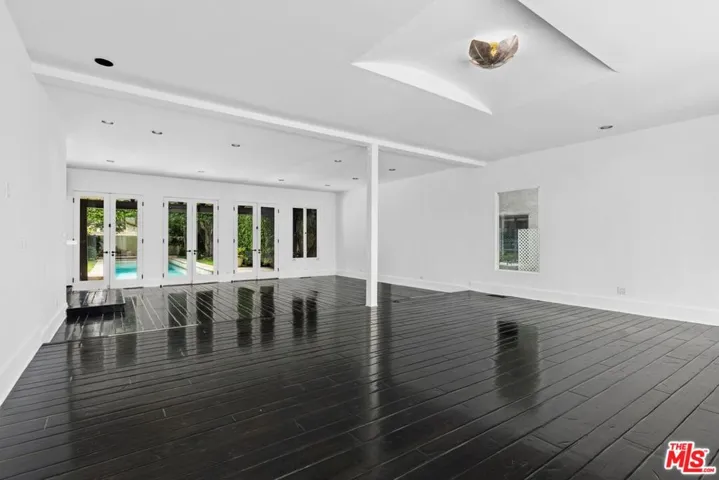 305 S Bedford Drive, Beverly Hills, California 90212