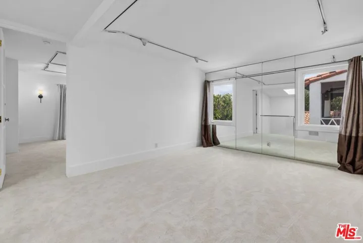 305 S Bedford Drive, Beverly Hills, California 90212