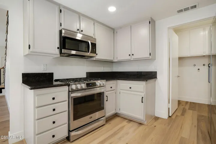 974 Quarterhorse Ln  -  HsHProd-20