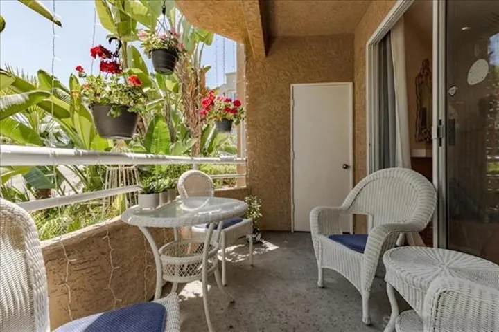 3969 Mahaila 113, San Diego, California 92122