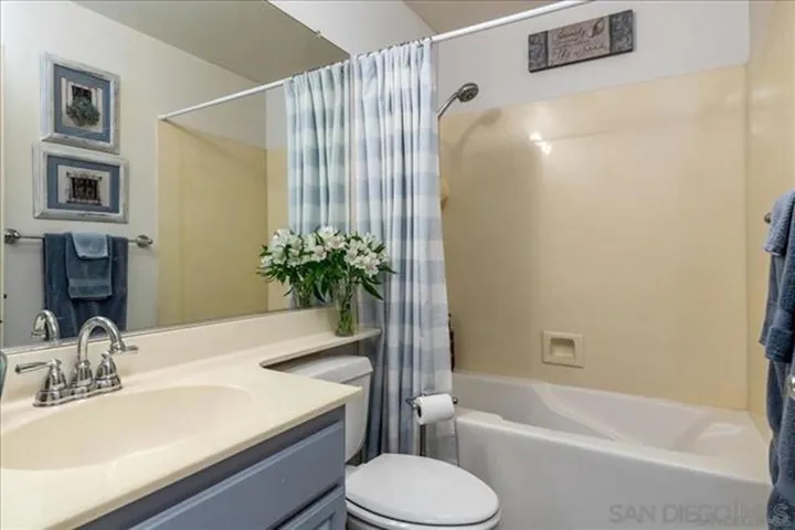 3969 Mahaila 113, San Diego, California 92122
