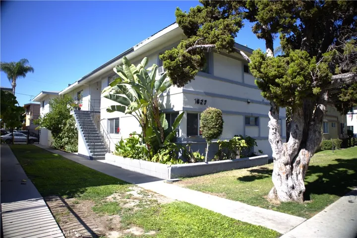 1827 W Glencrest Avenue, Anaheim, California 92801