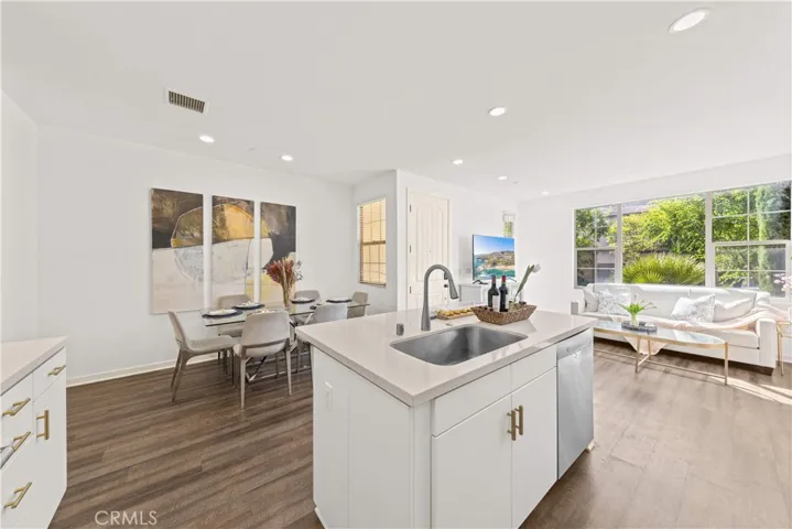 56 Bay Laurel, Irvine, California 92620