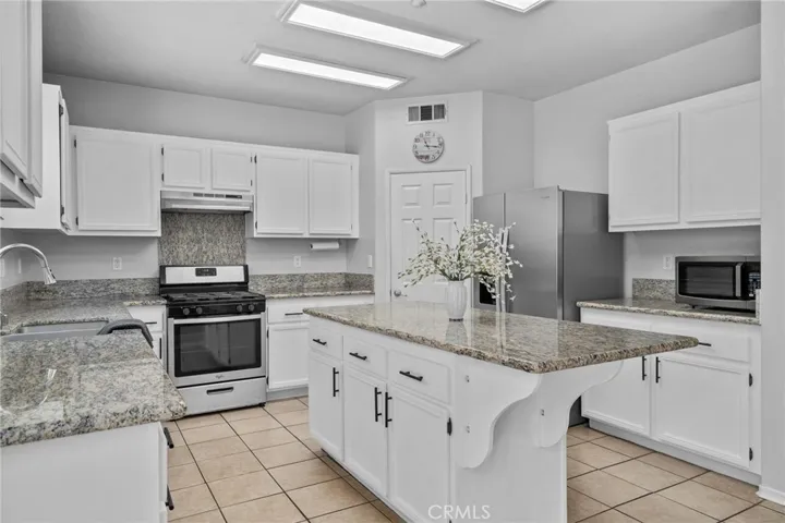15446 Buchanan, Fontana, California 92336