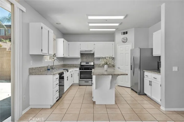 15446 Buchanan, Fontana, California 92336