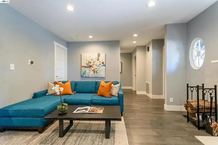16004 Wellington Way, Castro Valley, California 94578