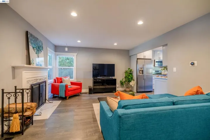 16004 Wellington Way, Castro Valley, California 94578