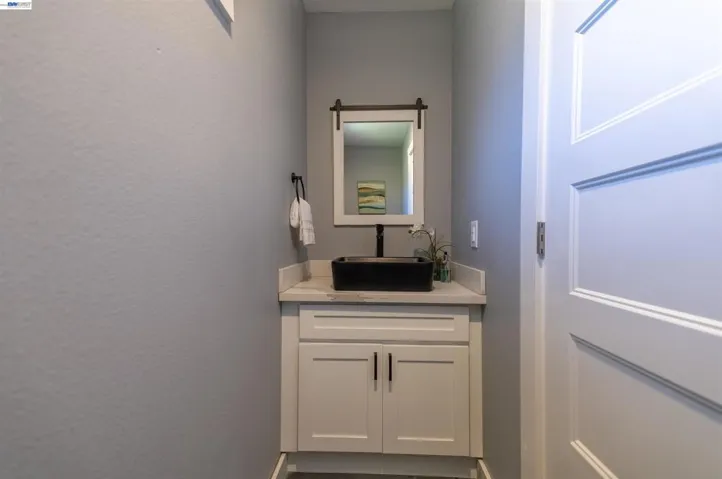 16004 Wellington Way, Castro Valley, California 94578