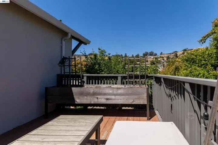 16004 Wellington Way, Castro Valley, California 94578