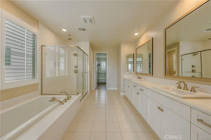 174 Scale, Irvine, California 92618