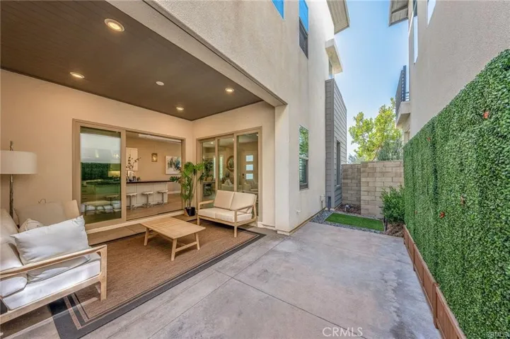 174 Scale, Irvine, California 92618