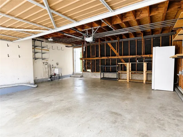 Garage with Laundry