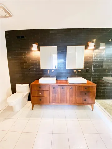 1133 Berkeley, Glendale, California 91205