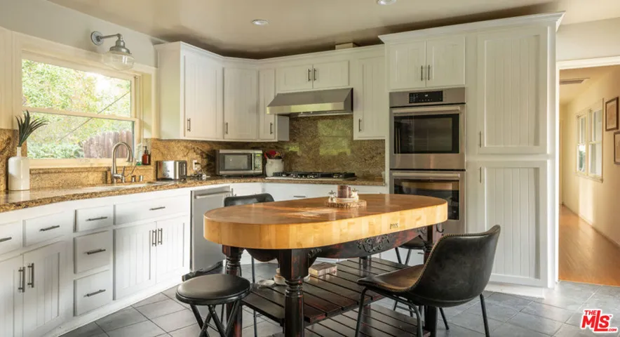4650 Canoga Avenue, Woodland Hills, California 91364