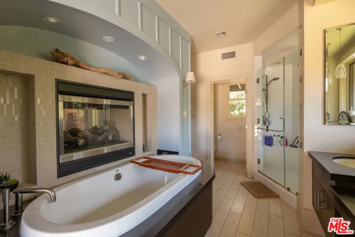 4650 Canoga Avenue, Woodland Hills, California 91364