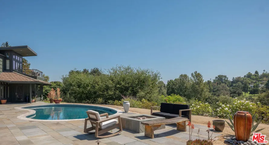 4650 Canoga Avenue, Woodland Hills, California 91364