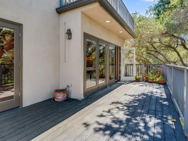 deck off Livingroom and dinning area