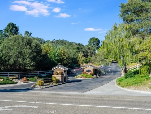 Wildwood Ranch gates